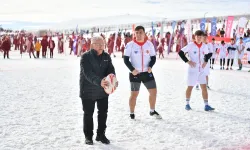 Erciyes'te Kar Ragbi heyecanı yaşandı